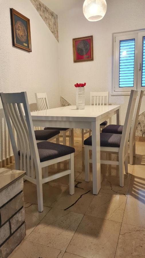 Apartment Navita Макарска Екстериор снимка